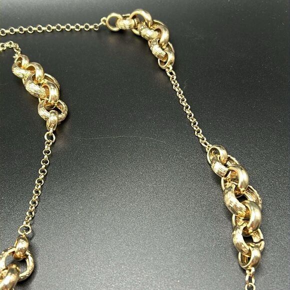 BOGO Free Jewelry...Banana Republic Textured Gold Tone Link Long Necklace - Picture 4 of 6
